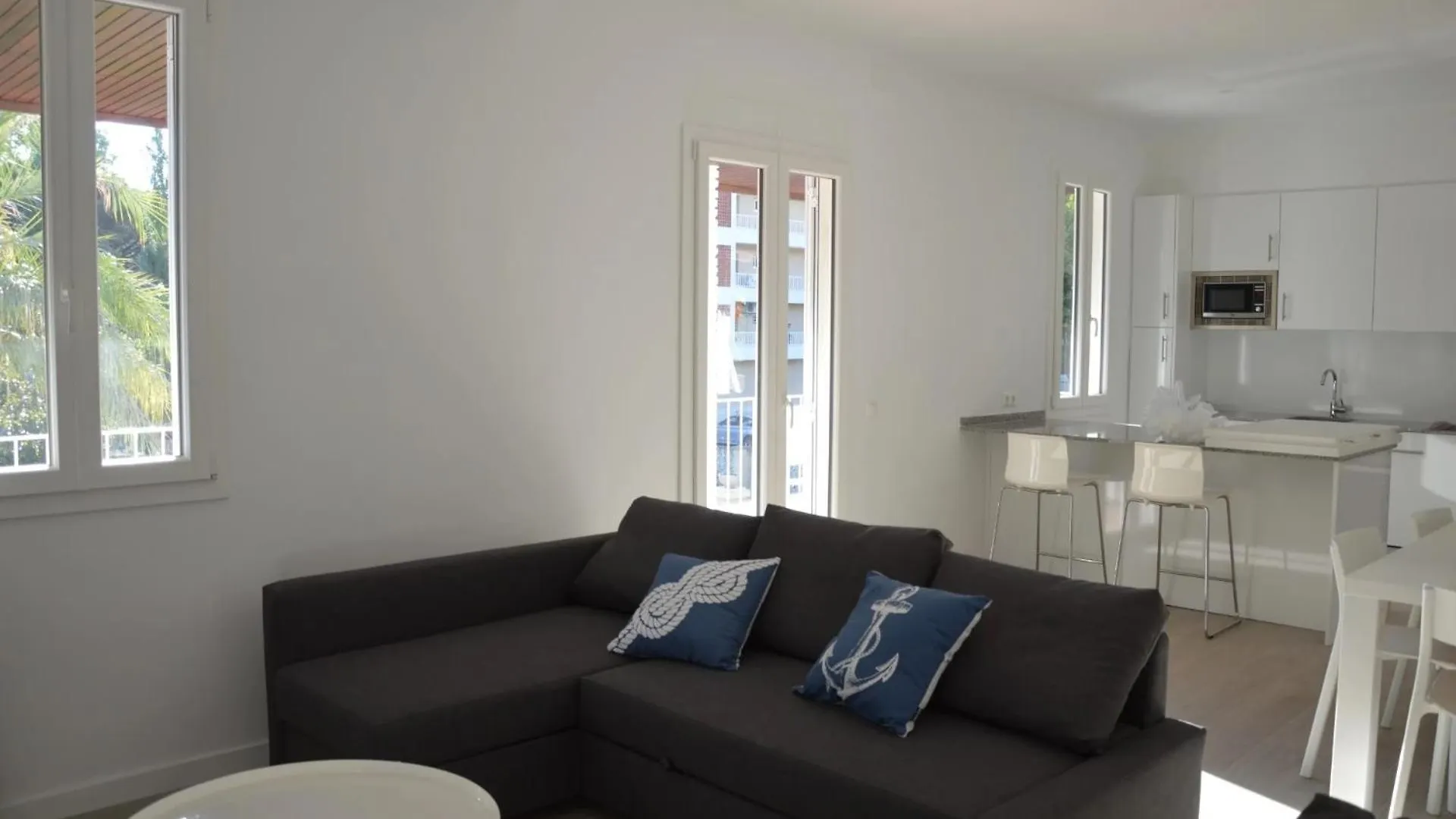 公寓 Apartamentos En Primera Linea De Mar 萨洛
