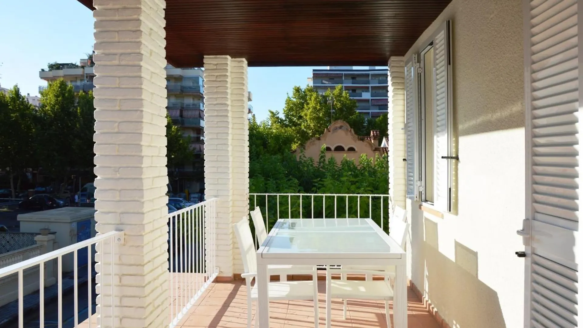 Apartamentos En Primera Linea De Mar 萨洛 公寓